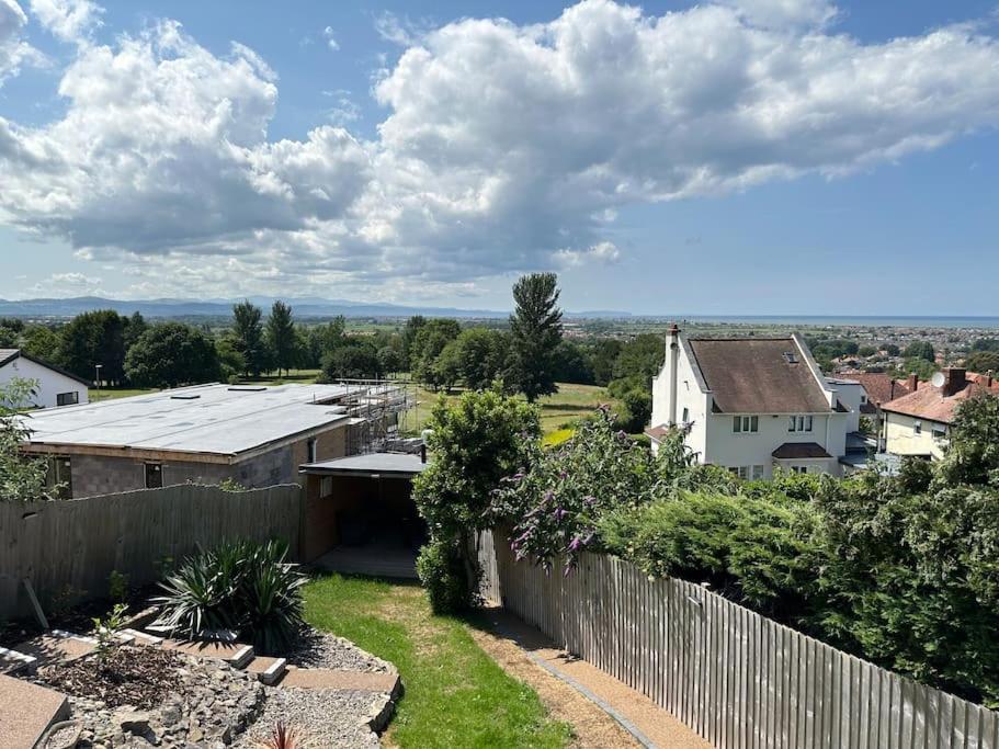 Offa'S Lodge Family Home Quiet Area With Sea Views Prestatyn Εξωτερικό φωτογραφία