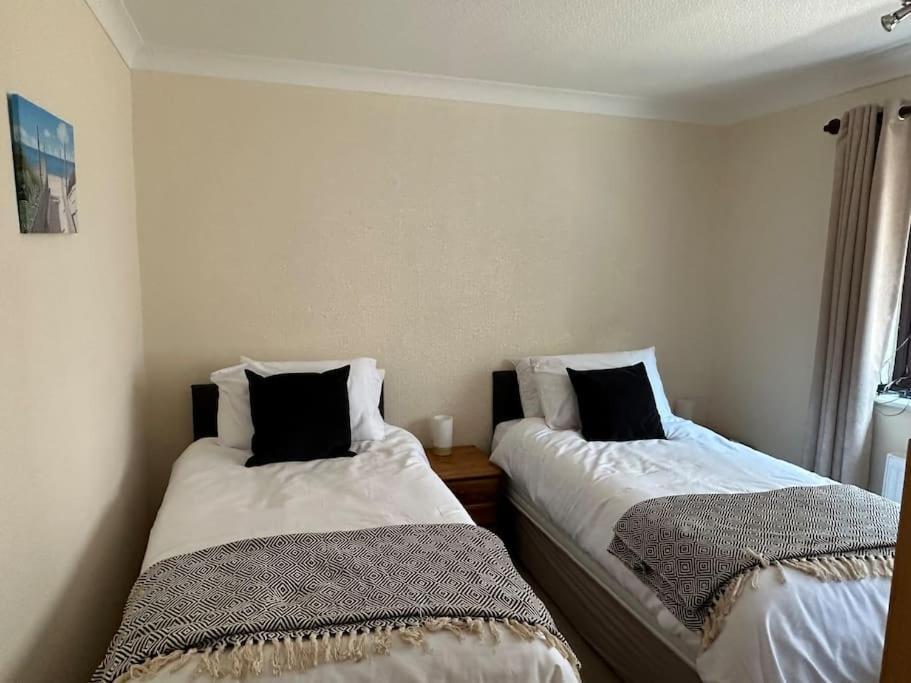 Offa'S Lodge Family Home Quiet Area With Sea Views Prestatyn Εξωτερικό φωτογραφία
