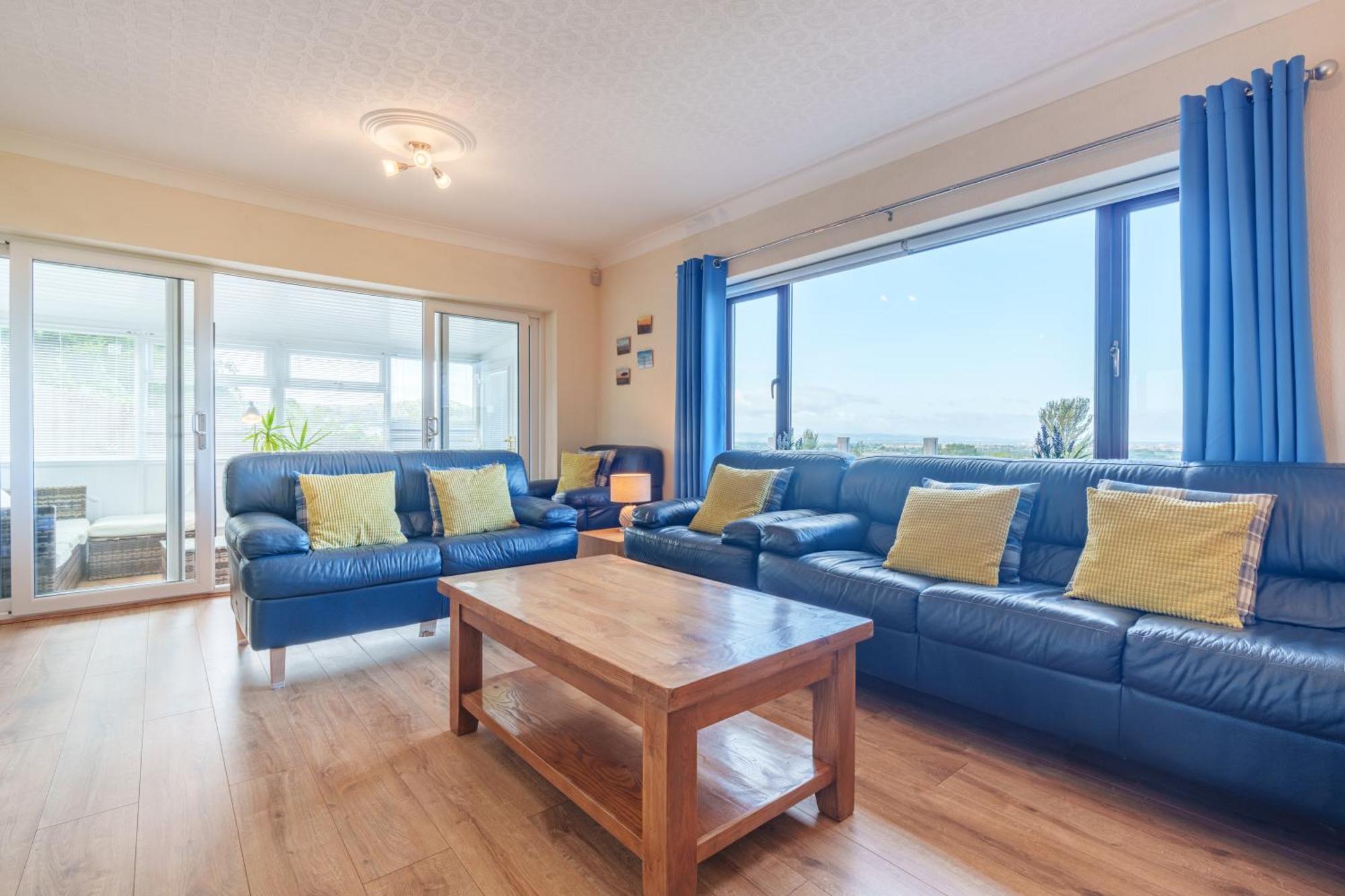 Offa'S Lodge Family Home Quiet Area With Sea Views Prestatyn Εξωτερικό φωτογραφία